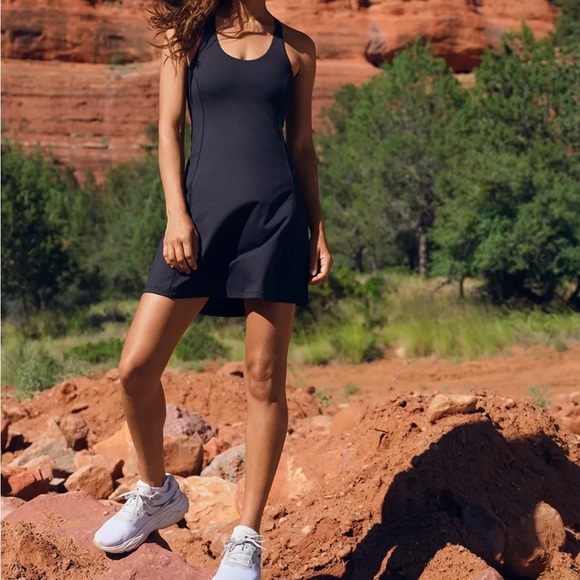 Doing things dress large outdoor voices - Picture 2 of 5